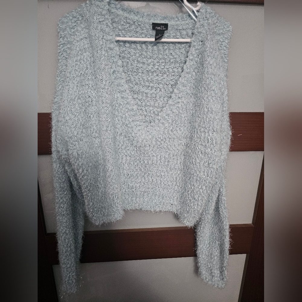 Rue21 Gray V-Neck Sweater